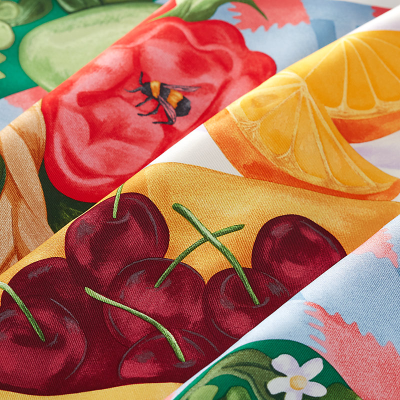 Un Carre sur l'Herbe scarf 90 | Hermès Australia